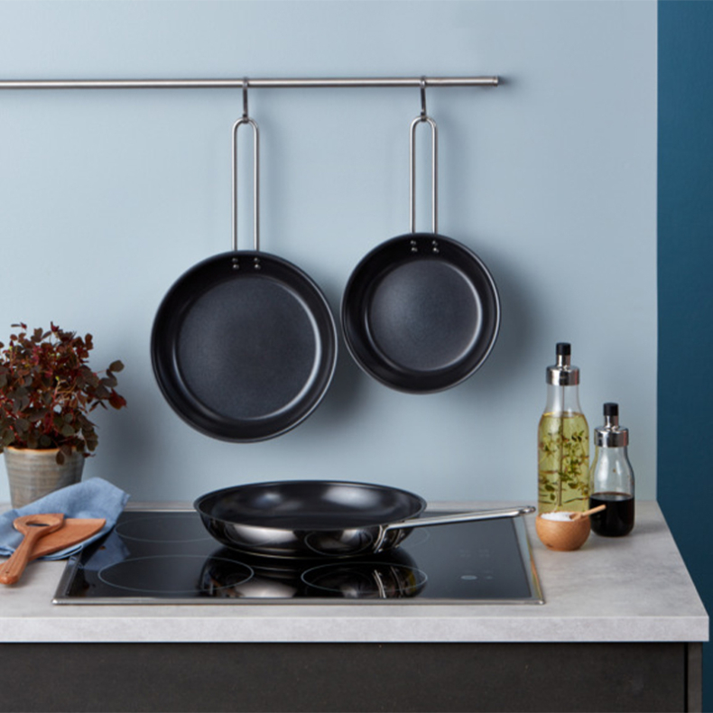 Eva Trio Recycled Stainless Steel stegepande med keramisk Slip-Let belgning 20 cm