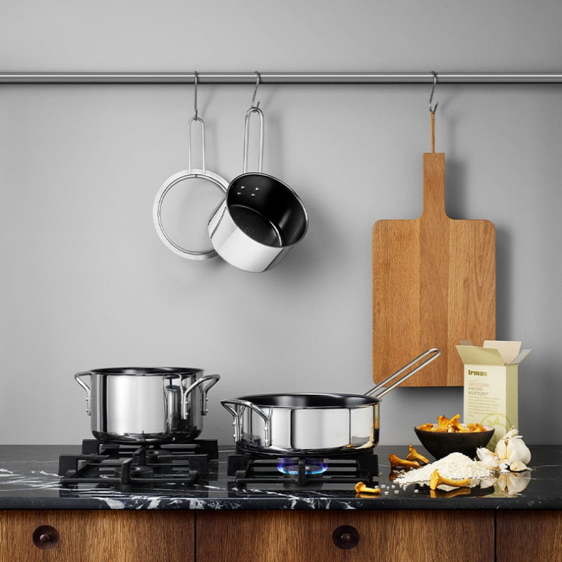 Eva Trio Recycled Stainless Steel sauterpande 24 cm keramisk Slip-Let belgning