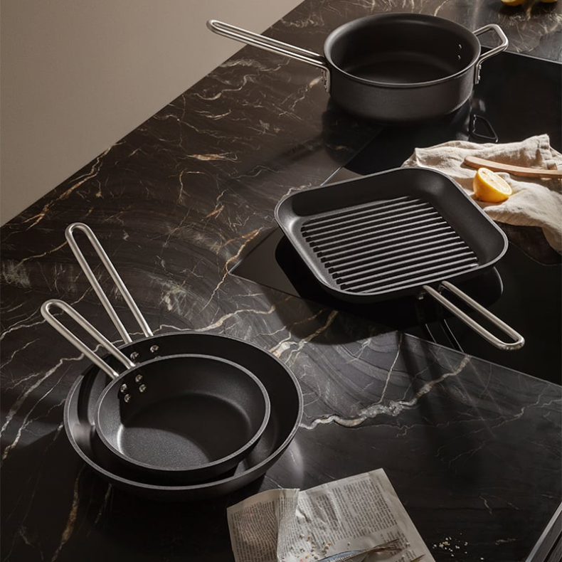 Eva Trio Professional grillstegepande 28x28 cm keramisk Slip-Let belgning