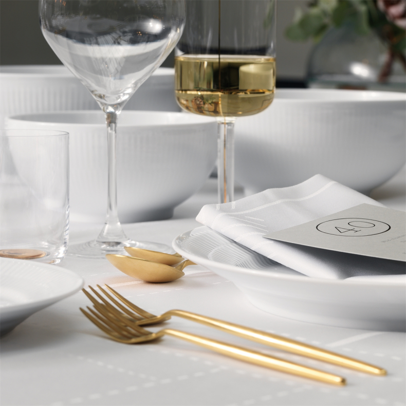 Royal Copenhagen Hvid Riflet sk�l 180 cl