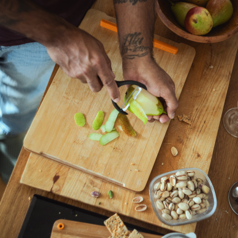 Fiskars Functional Form gr�ntsagsskr�ller sort