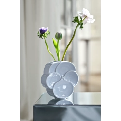 Lyngby Porcel�n Flower stedmoderblomst vase lysebl� H 17 cm
